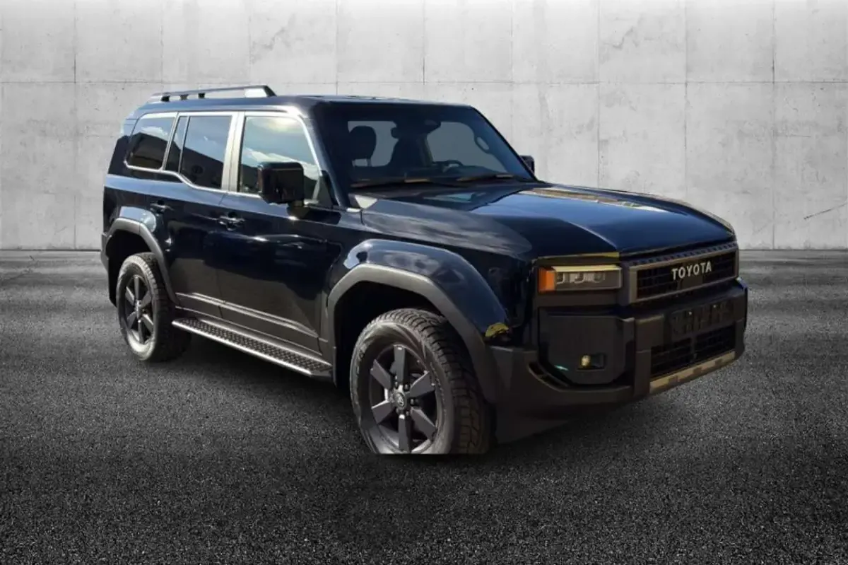 Usata Toyota Land Cruiser Lounge 205 CV (150 kW) 2024 Nero Station wagon