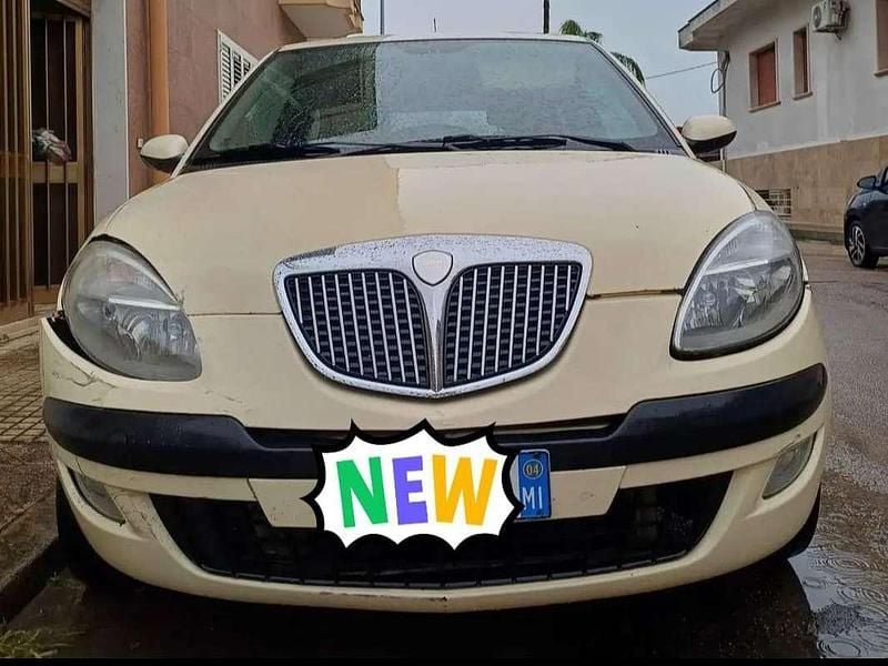 Usata Lancia Ypsilon 60 CV (44 kW) 2004 Utilitaria