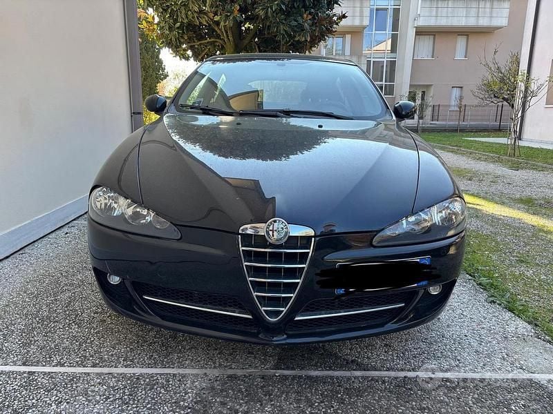 Usata Alfa Romeo 147 Progression 105 CV (77 kW) 2009 Nero Utilitaria