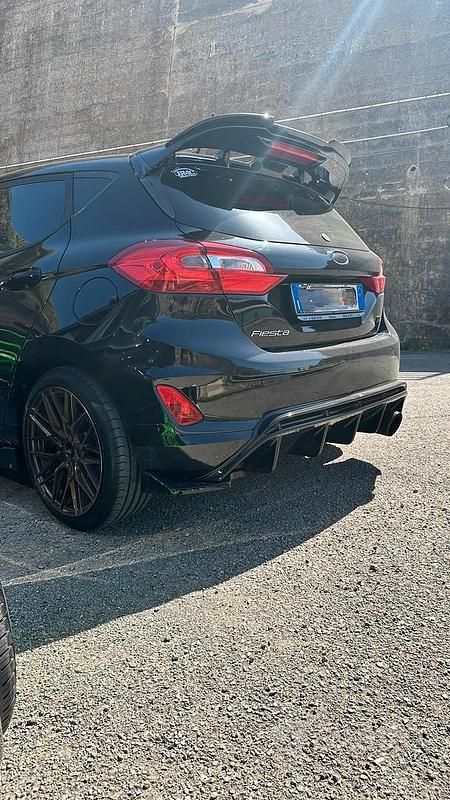 Usata Ford Fiesta 86 CV (63 kW) 2019 Nero Utilitaria