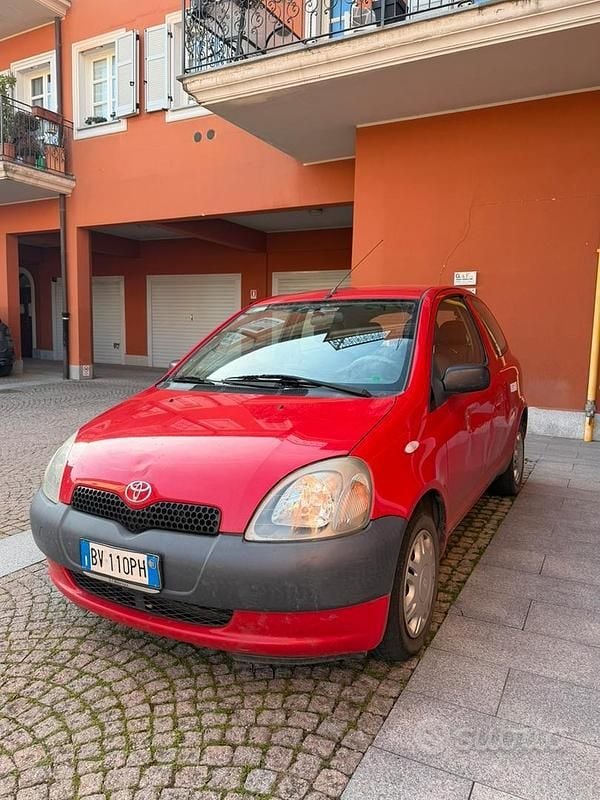 Usata Toyota Yaris 68 CV (50 kW) 2001 Berlina