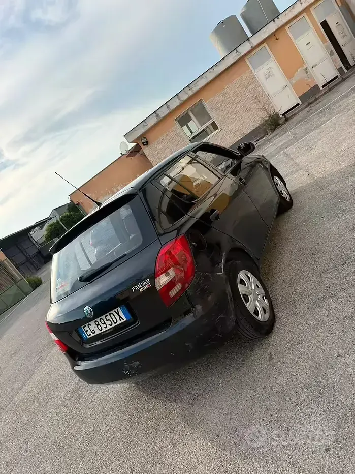 Usata Skoda Fabia 69 CV (50 kW) 2011 Nero Berlina