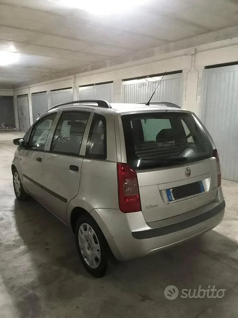 Usata Fiat Idea 70 CV (51 kW) 2005 Grigio Monovolume