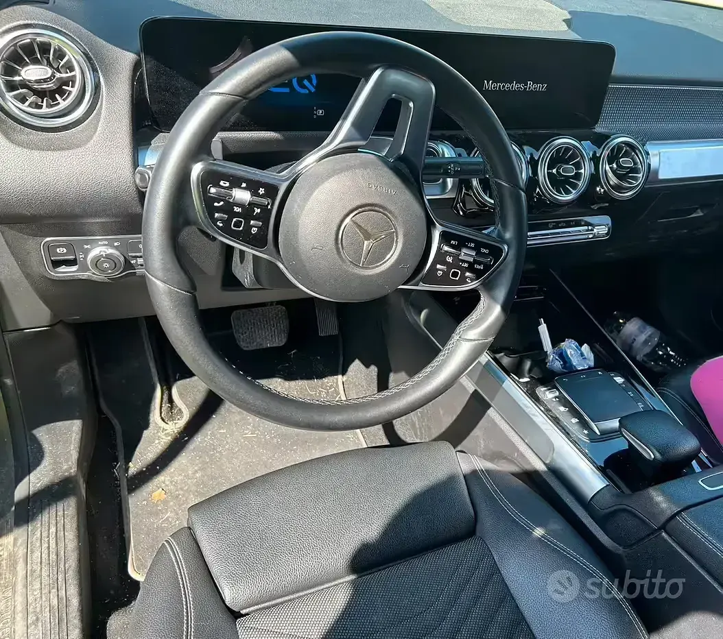Usata Mercedes EQB300 139 kW (189 CV) 2023 Grigio SUV