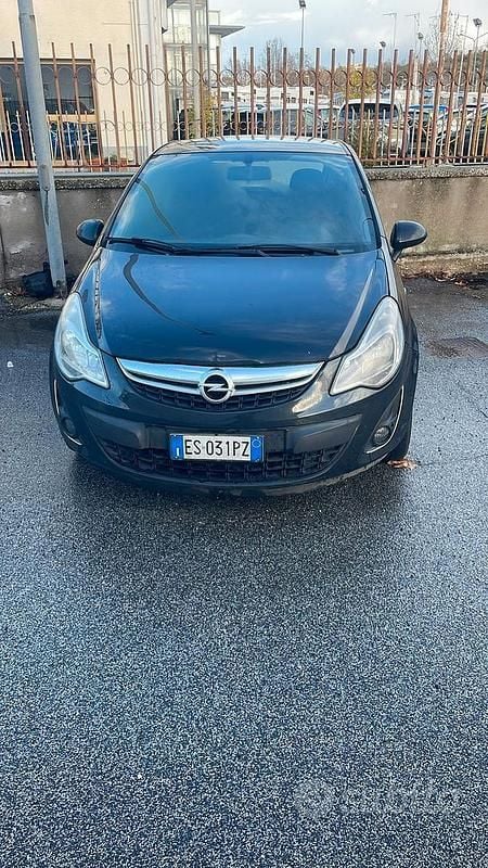 Usata Opel Corsa 2013 Nero Utilitaria