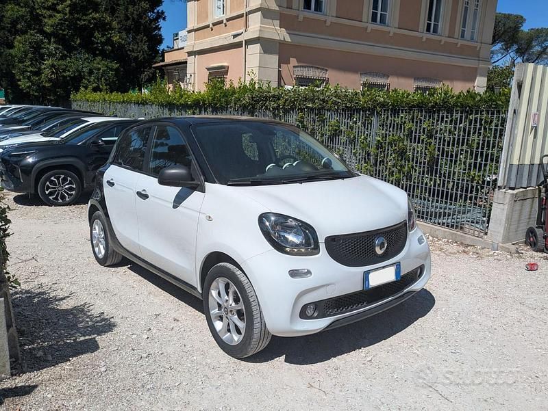 Usata Smart ForFour 71 CV (52 kW) 2018 Bianco Utilitaria