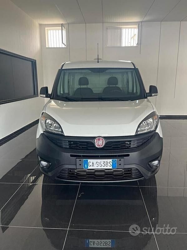 Usata Fiat Doblò 120 CV (88 kW) 2020 Bianco Monovolume