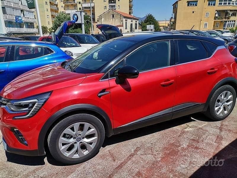 Usata Renault Captur Intens 145 CV (106 kW) 2021 Rosso SUV