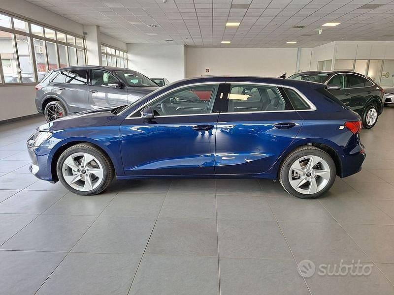 Nuova Audi A3 Business 150 CV (110 kW) 2025 Blu Berlina