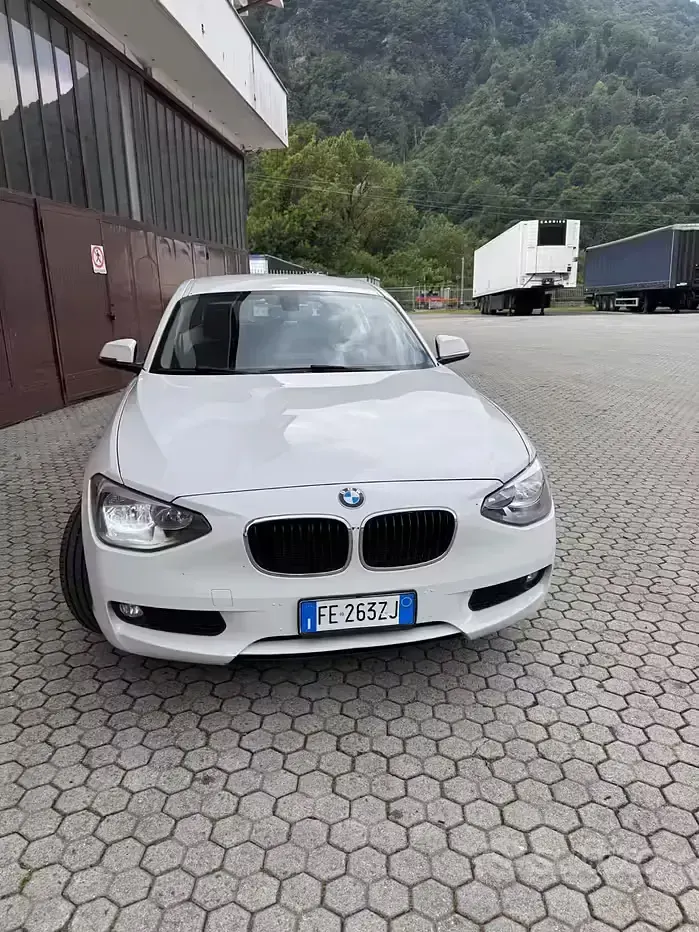 Usata BMW 118 Sport Line 143 CV (105 kW) 2013 Bianco Utilitaria