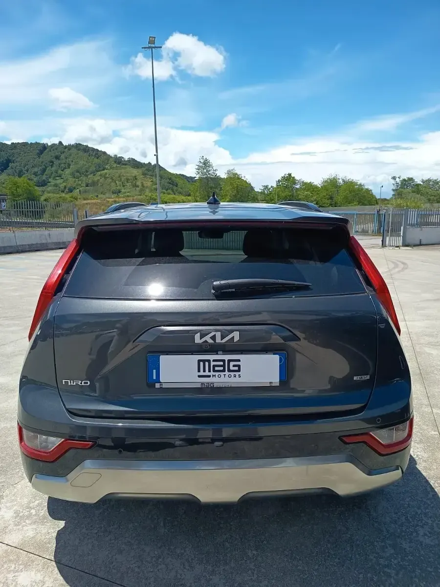 Usata Kia Niro Style 105 CV (77 kW) 2023 Grigio SUV