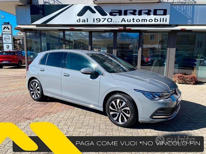 Usata VW Golf VIII Active 110 CV (80 kW) 2022 Grigio Berlina