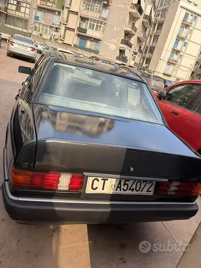 Usata Mercedes 190 109 CV (80 kW) 1993 Grigio Berlina