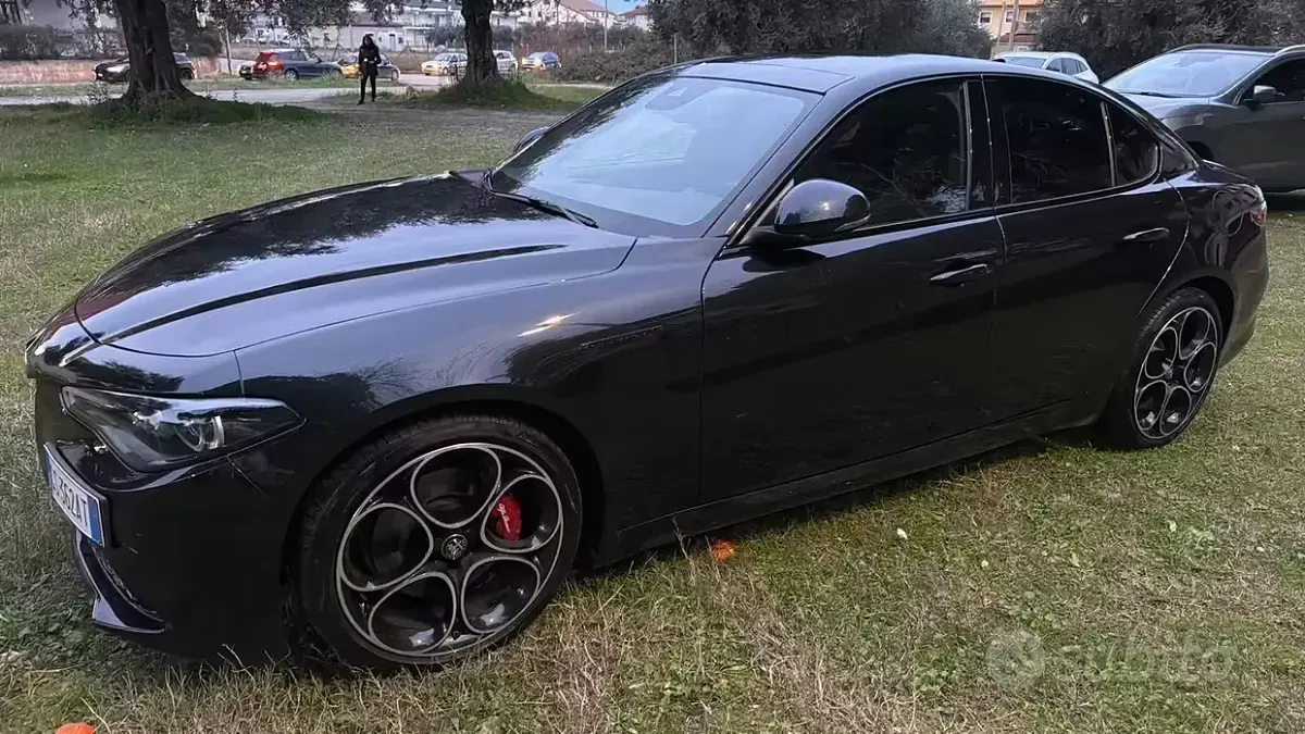 Usata Alfa Romeo Giulia Competizione 160 CV (117 kW) 2023 Nero Berlina