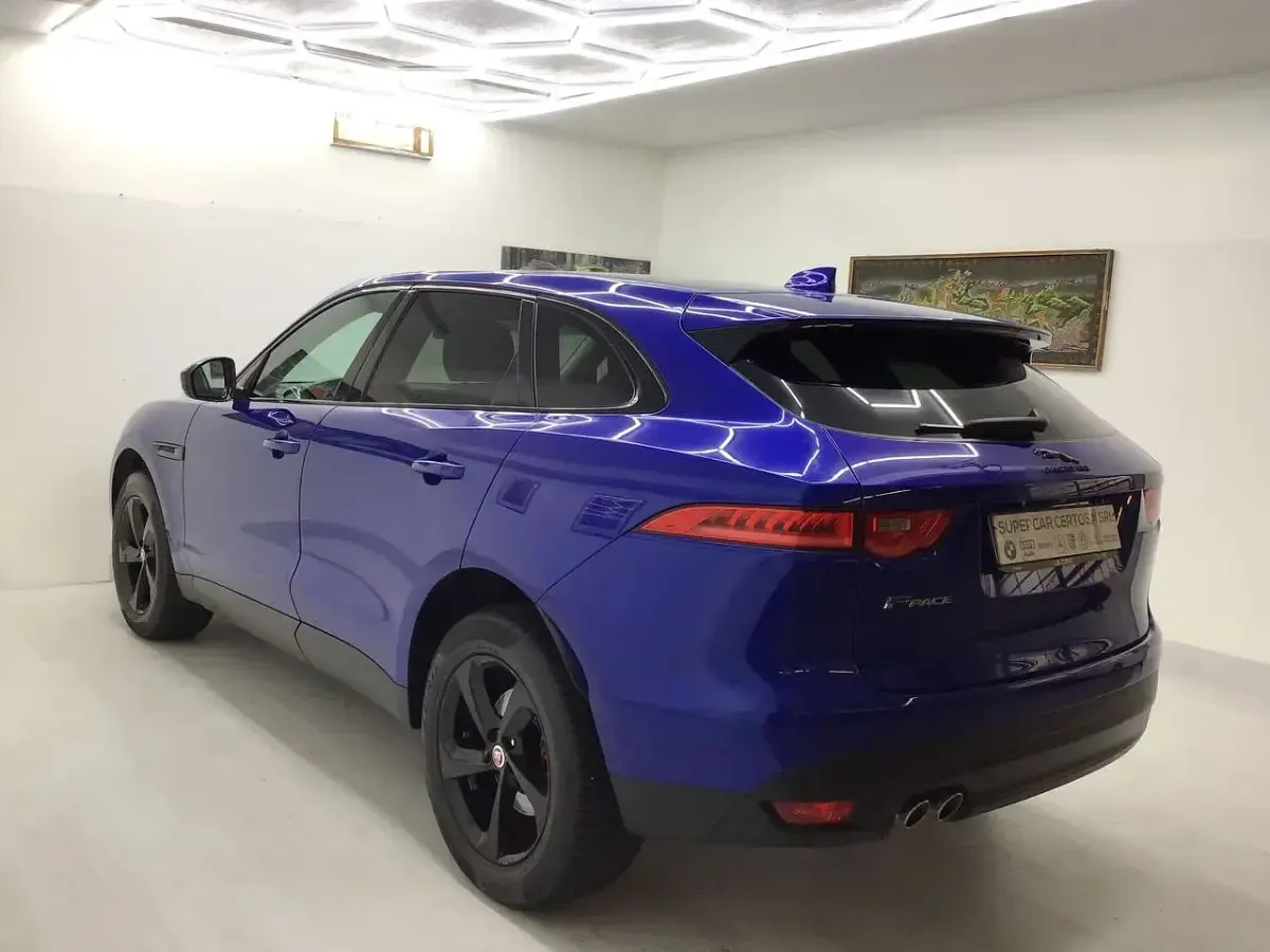 Usata Jaguar F-Pace Portfolio 180 CV (132 kW) 2019 Perla SUV