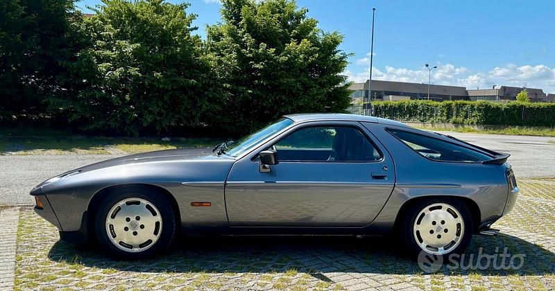 Usata Porsche 928 310 CV (228 kW) 1986 Grigio Coupé
