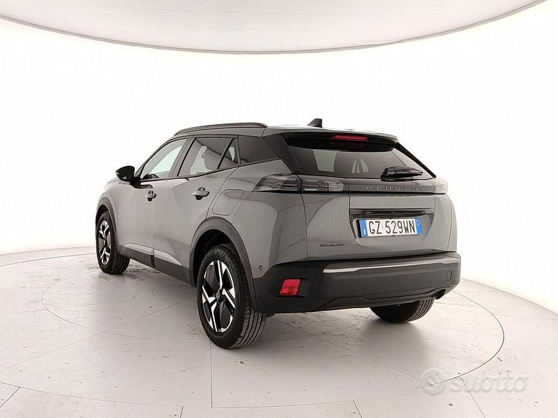 Usata Peugeot 2008 Allure 101 CV (74 kW) 2025 Grigio SUV
