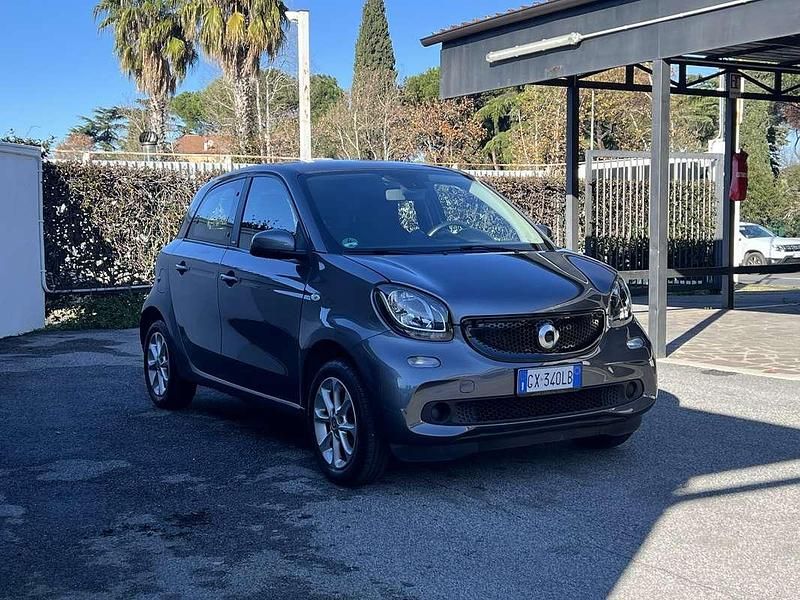 Usata Smart ForFour Passion 90 CV (66 kW) 2019 Grigio Utilitaria