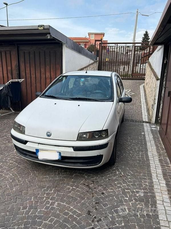 Usata Fiat Punto 80 CV (58 kW) 2003 Bianco Utilitaria