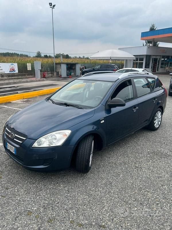 Usata Kia Ceed 115 CV (84 kW) 2009 Blu Utilitaria