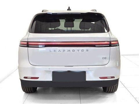 Nuova Leapmotor C10 109 CV (80 kW) 2025 Bianco SUV