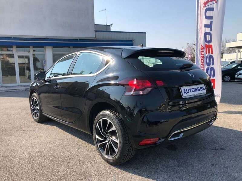 Usata DS Automobiles DS4 Chic 120 CV (88 kW) 2016 Nero Berlina
