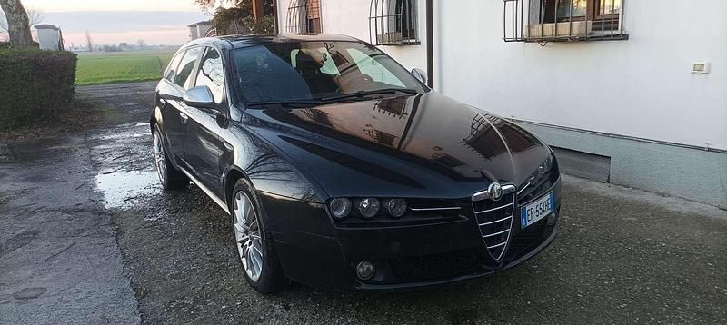 Usata Alfa Romeo 159 Distinctive 136 CV (100 kW) 2012 Nero Station wagon