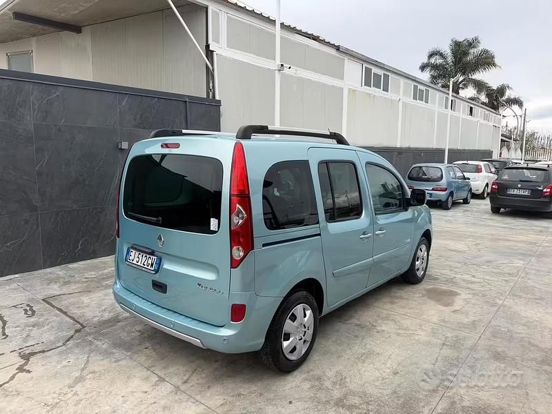 Usata Renault Kangoo 110 CV (80 kW) 2012 Blu Monovolume