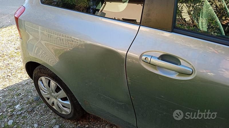 Usata Toyota Yaris Sol 87 CV (63 kW) 2008 Grigio Utilitaria