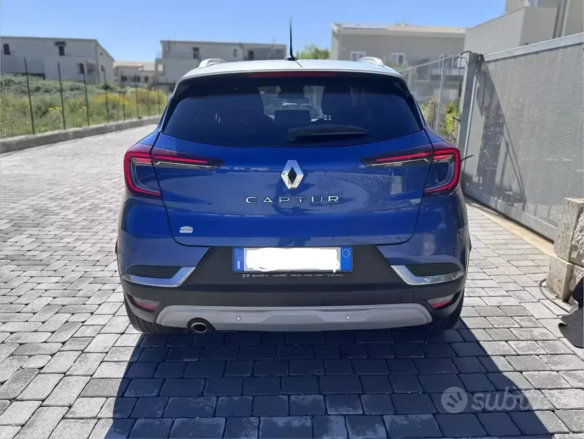 Usado Renault Captur 101 CV (74 kW) 2026 Azul SUV