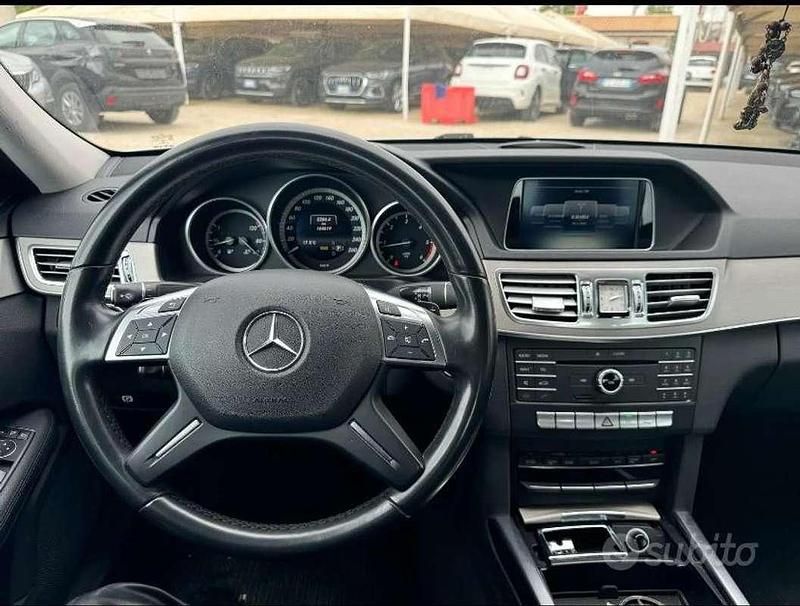 Usata Mercedes E200 Premium 136 CV (100 kW) 2015 Grigio Berlina