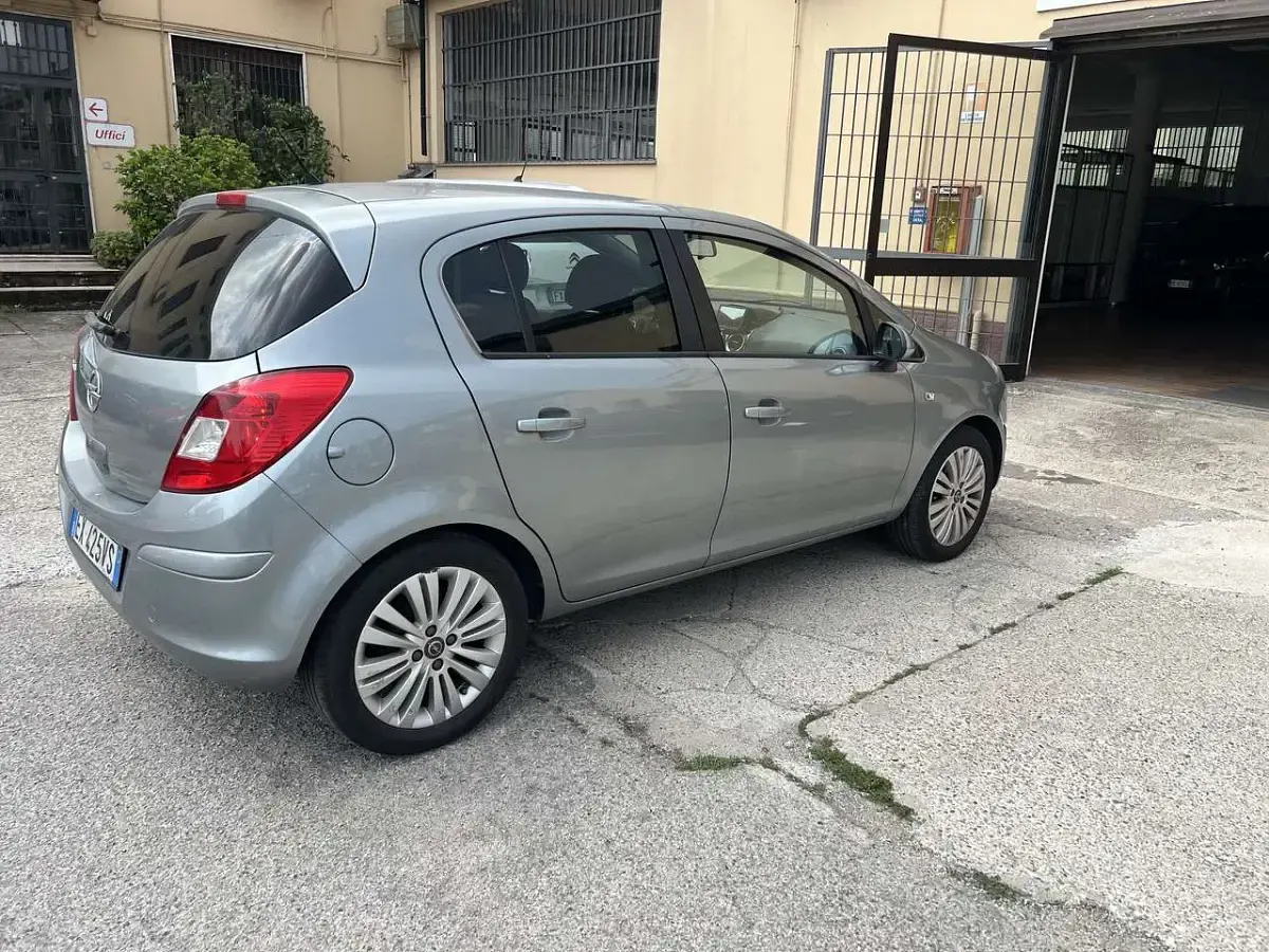 Usata Opel Corsa Edition 80 CV (58 kW) 2014 Other Utilitaria