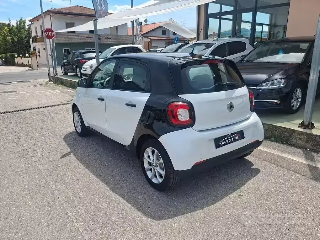 Usata Smart ForFour Passion 71 CV (52 kW) 2017 Bianco Utilitaria