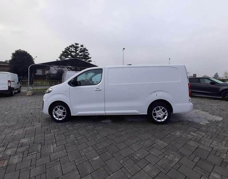Usata Citroën Jumpy 144 CV (105 kW) 2023 Bianco Monovolume