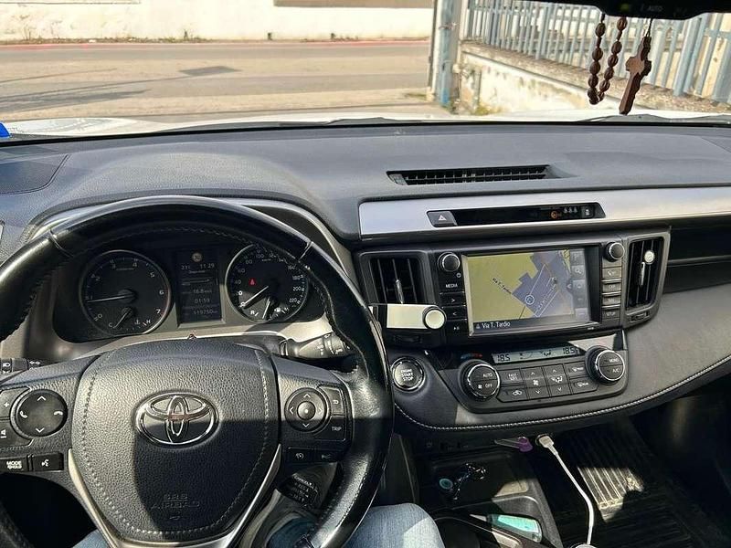 Usata Toyota RAV4 Style 143 CV (105 kW) 2017 Bianco SUV