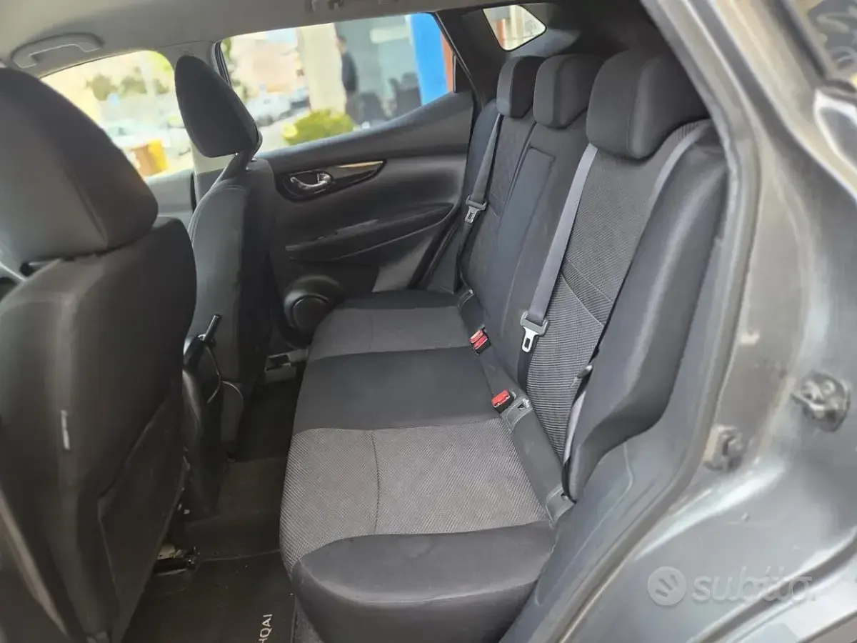 Usata Nissan Qashqai Tekna 110 CV (80 kW) 2016 Grigio SUV