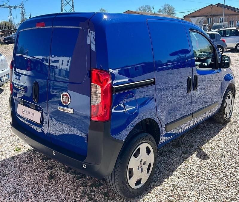 Begagnad Fiat Fiorino 70 HK (51 kW) 2020 Blå Minibuss