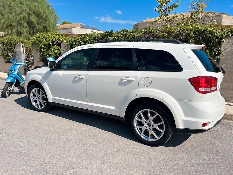 Usata Fiat Freemont 140 CV (102 kW) 2011 Bianco SUV