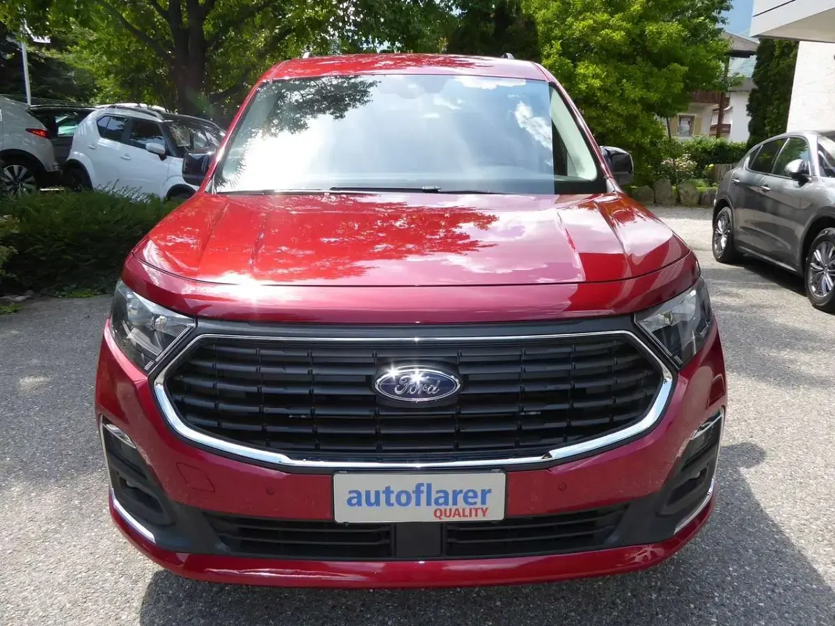 Usata Ford Tourneo Connect Titanium 114 CV (83 kW) 2022 Rosso Monovolume