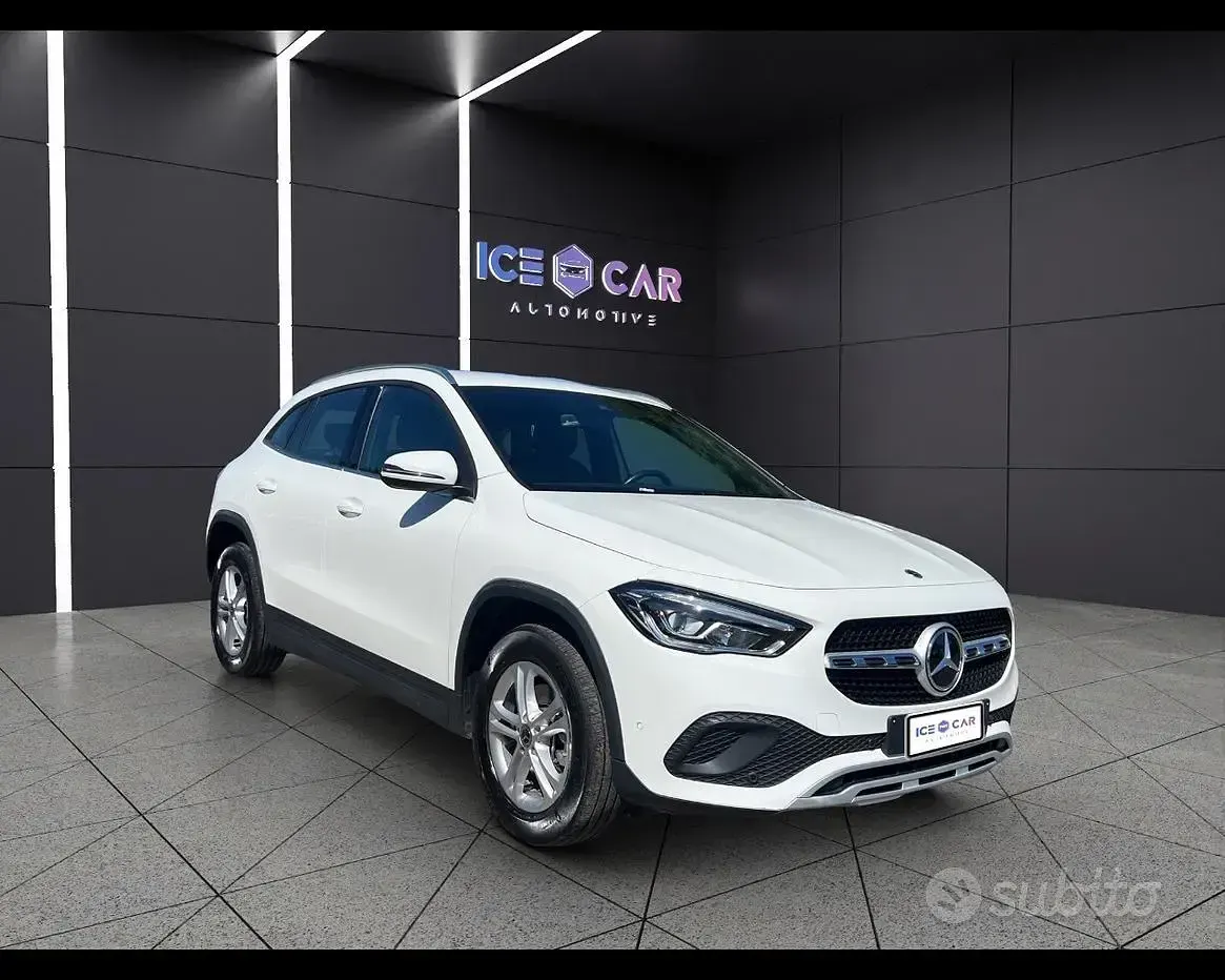 Usata Mercedes GLA180 Premium 116 CV (85 kW) 2023 Bianco SUV