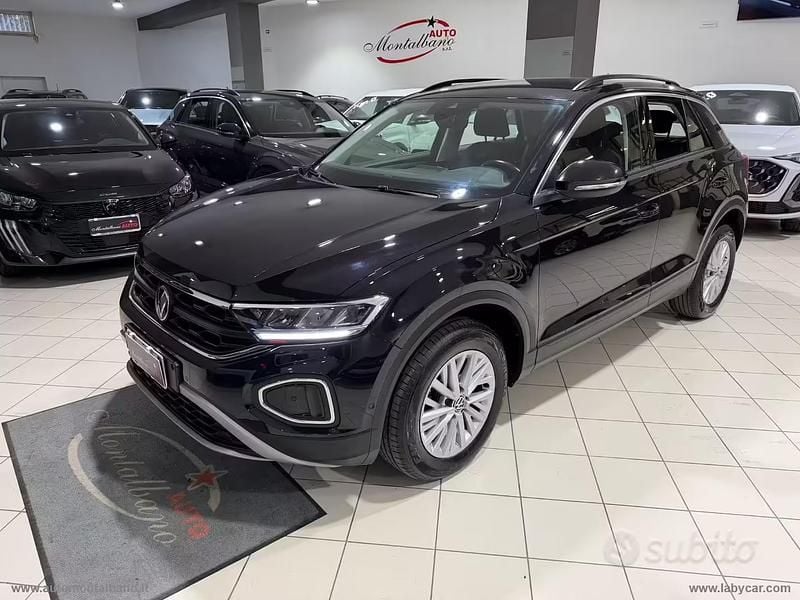 Usata VW T-Roc Style 150 CV (110 kW) 2023 Nero SUV