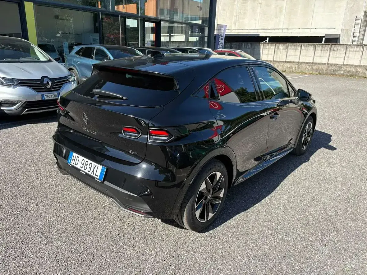 Nuova Renault Clio V Techno 160 CV (117 kW) 2026 Nero Berlina
