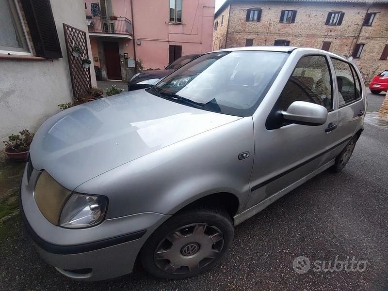 Usata VW Polo Comfortline 75 CV (55 kW) 2000 Grigio Berlina