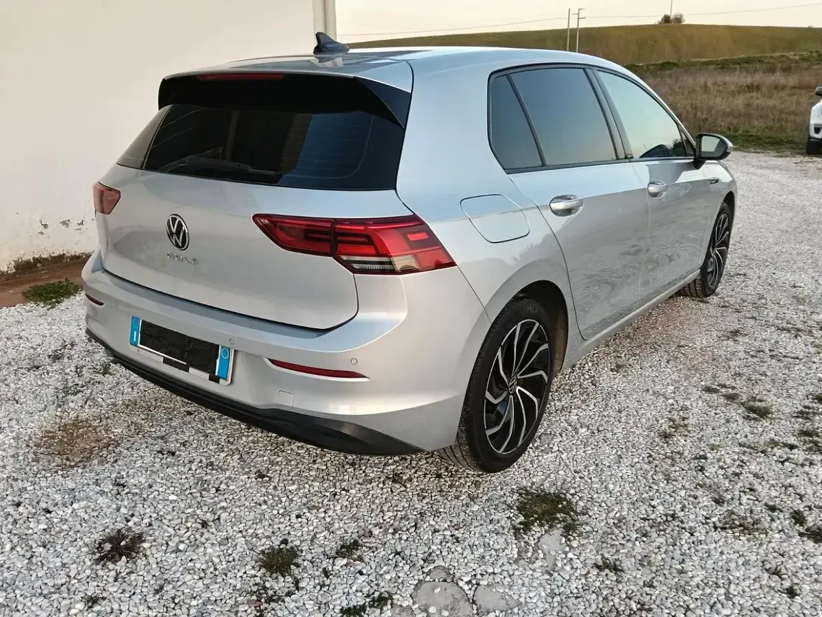 Usata VW Golf VIII 116 CV (85 kW) 2020 Grigio Berlina