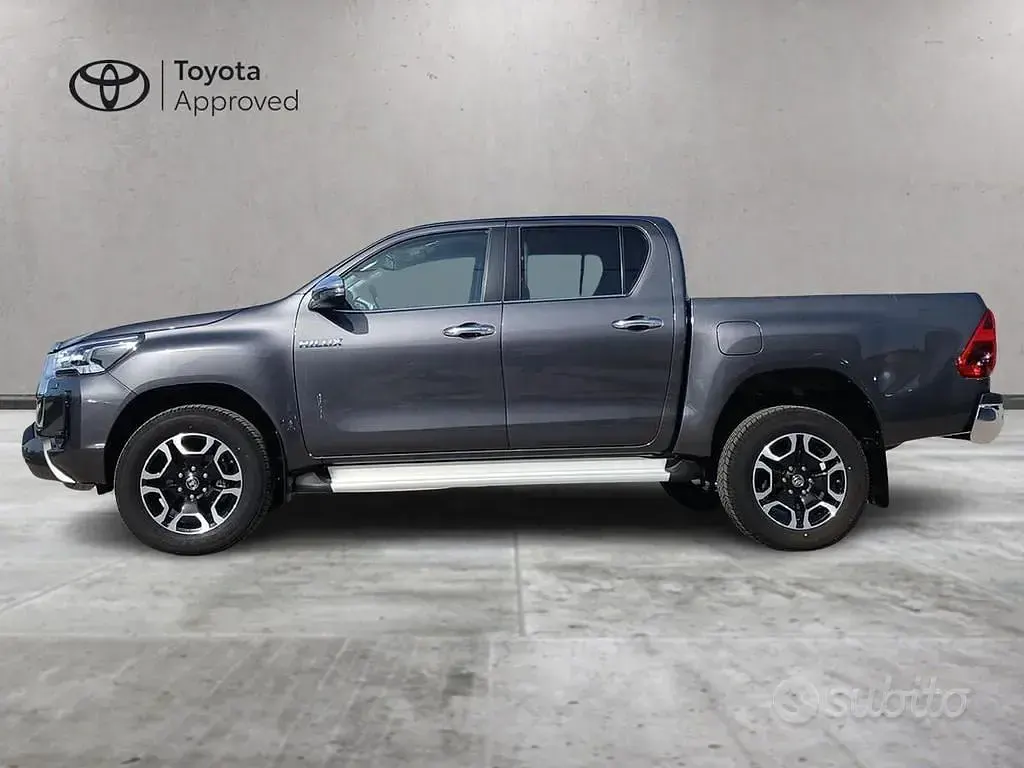 Nuova Toyota HiLux Executive 150 CV (110 kW) 2026 Grigio Pick-up