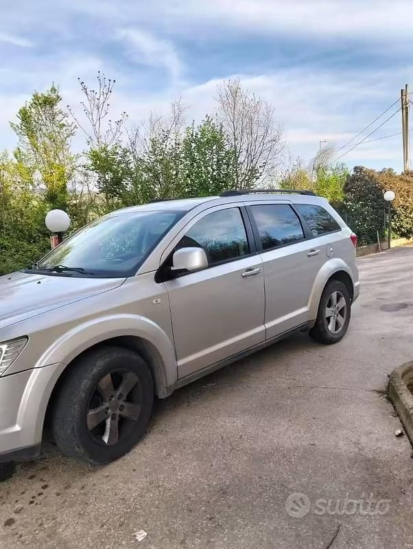 Usata Fiat Freemont 170 CV (125 kW) 2011 Grigio SUV