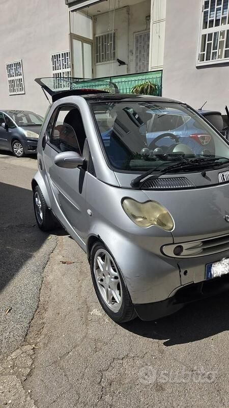 Usata 2000 Smart ForTwo Coupé Utilitaria | 2200 € (Buon prezzo) - Immagine 1/4