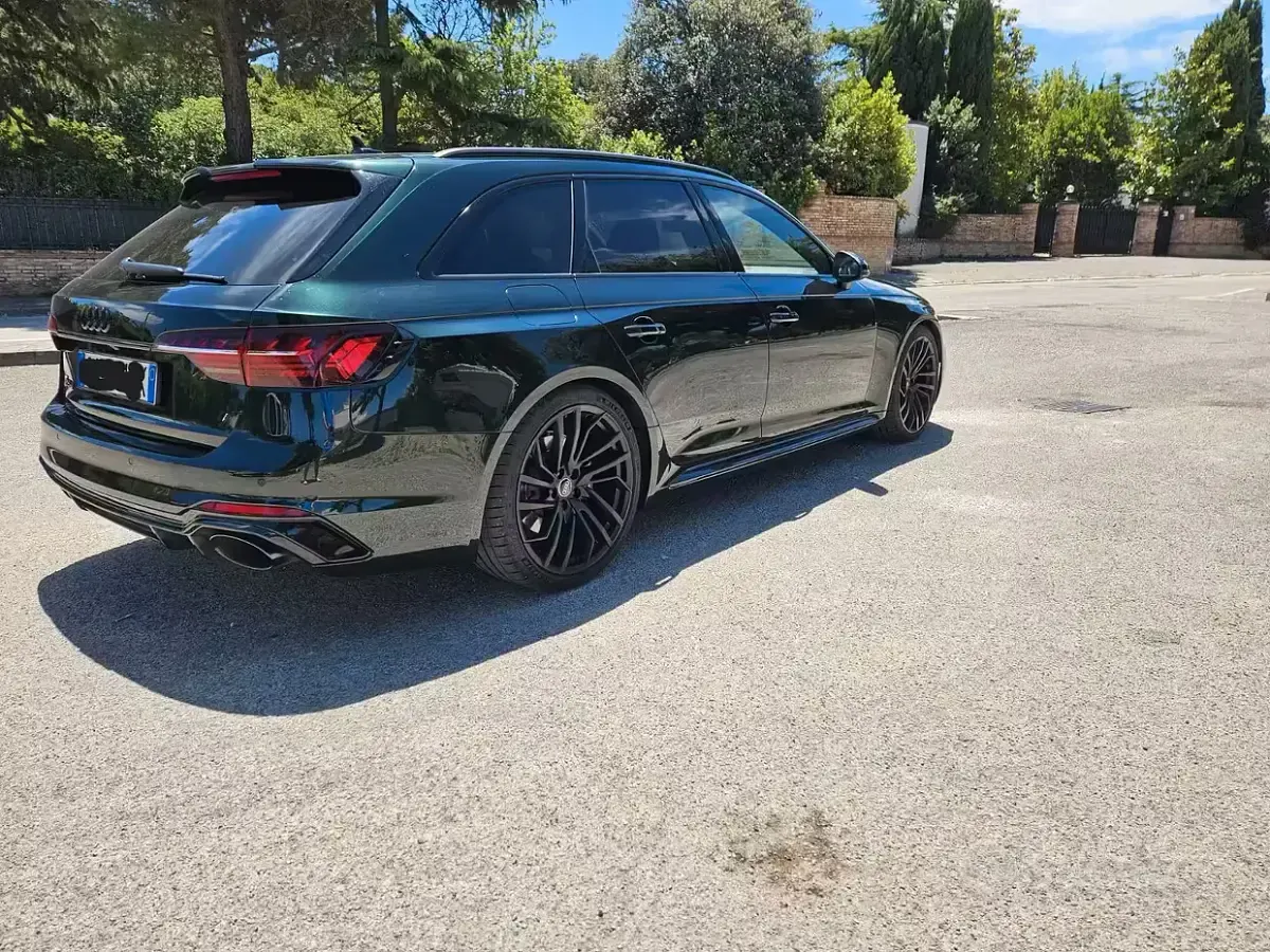 Usata Audi RS4 Performance 450 CV (330 kW) 2021 Verde Station wagon