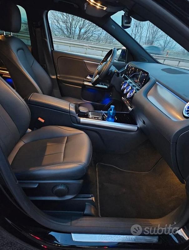 Usata Mercedes GLA180 116 CV (85 kW) 2022 Nero SUV