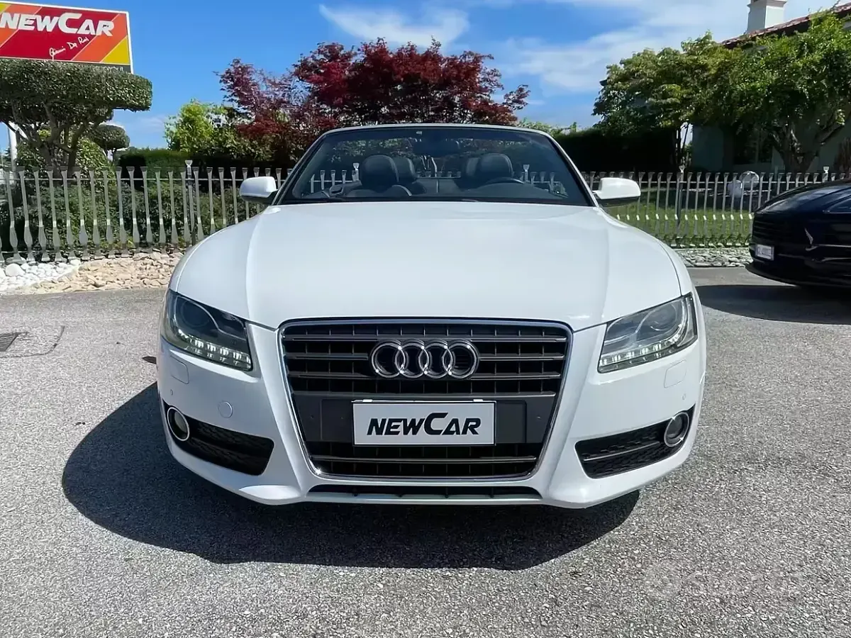 Usata Audi A5 Cabriolet Ambition 170 CV (125 kW) 2011 Bianco Cabrio